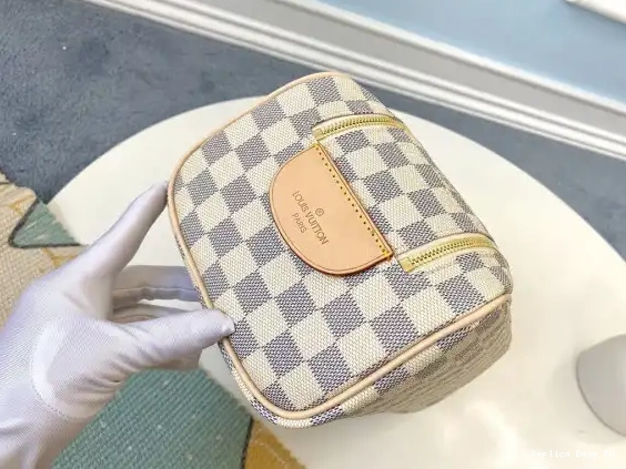 Cheap TOILETRY BAG LOUIS VUITTON 0625